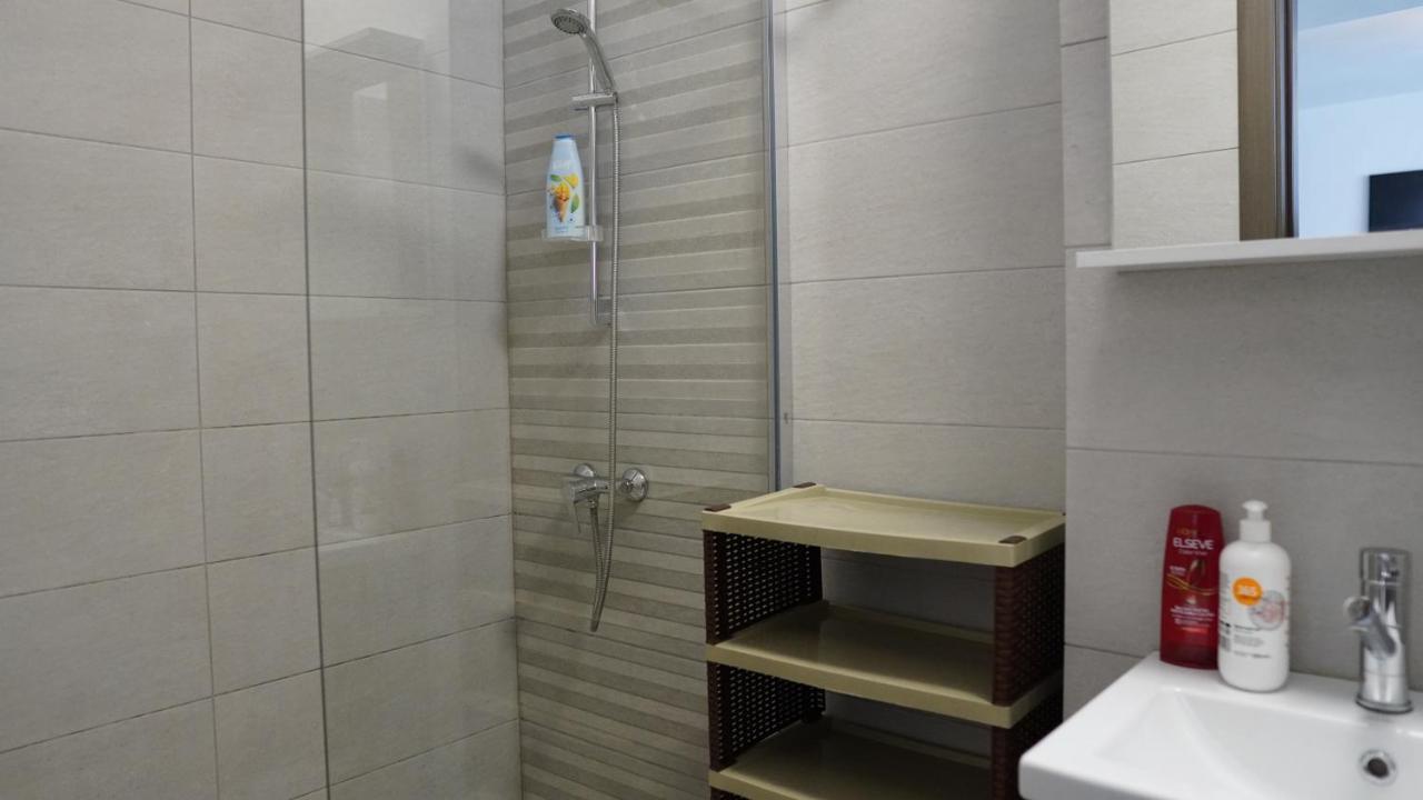 Luxury 1Br Studio Near Hanul Drumetului Boekarest Buitenkant foto